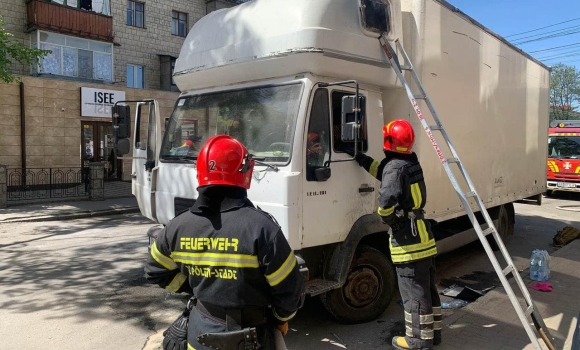 Через несправність електросистеми загорілась вантажівка у Вінниці