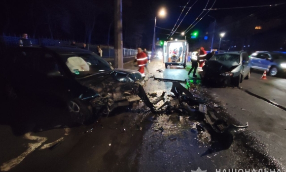 У Вінниці зіткнулись Skoda та Mitsubishi - один з водіїв загинув