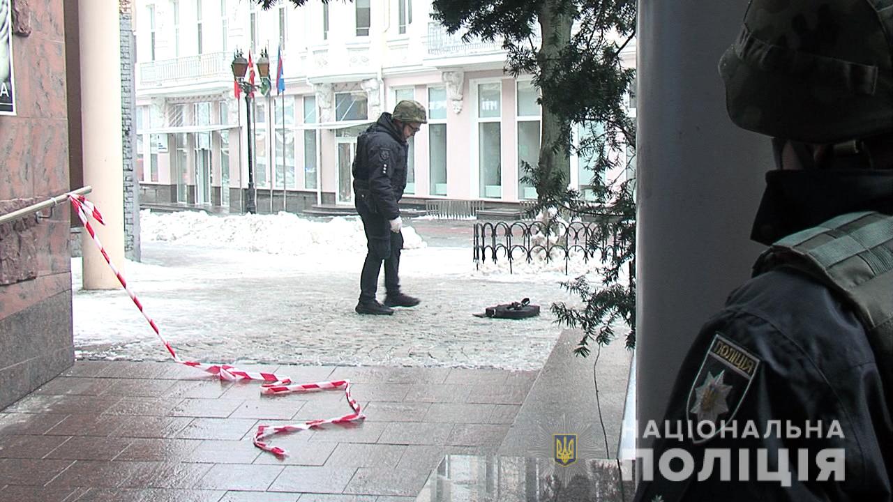 В центрі Вінниці чоловік погрожував підірвати вибухівку