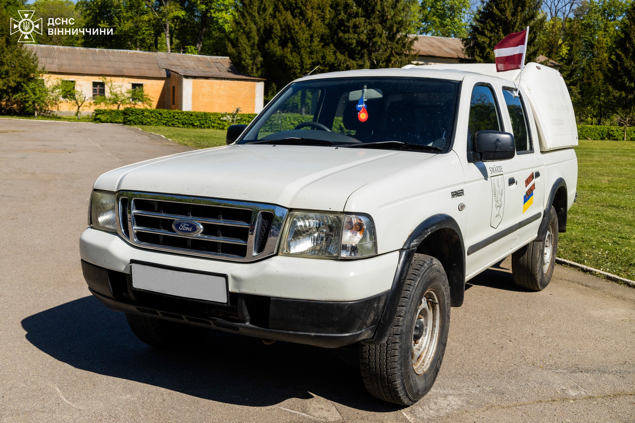 Латвійці передали вінницьким рятувальникам ще один автомобіль. Читайте ...