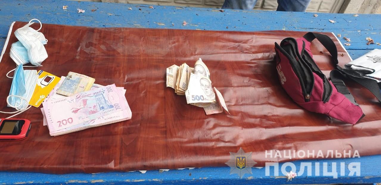 На Вінниччині пограбували чоловіка з інвалідністю: вкрали гроші на лікування