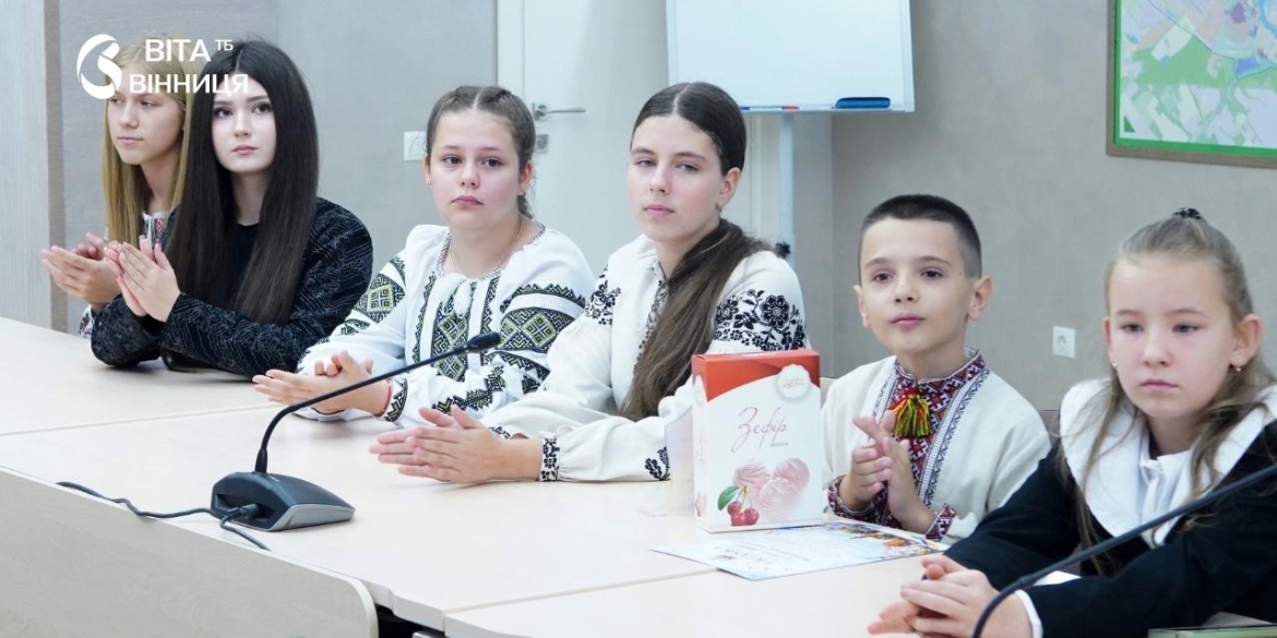 «Без сліз читати неможливо» у Вінниці нагородили авторів найзворушливіших листів полеглим Героям