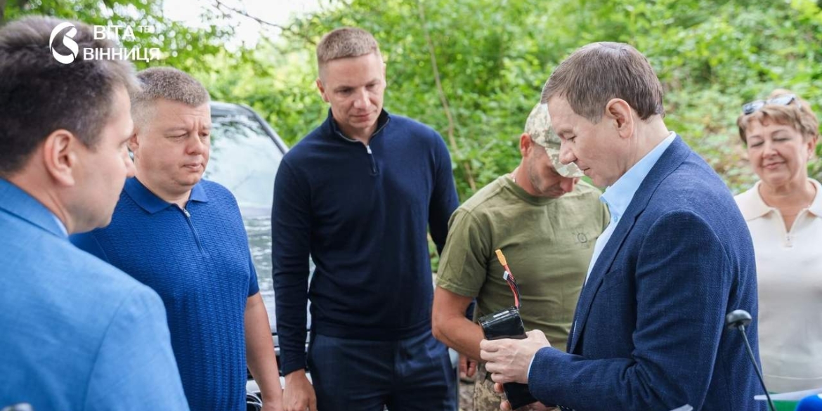 «Безпека та оборона» Вінниця передала прикордонникам новий пікап і дрони