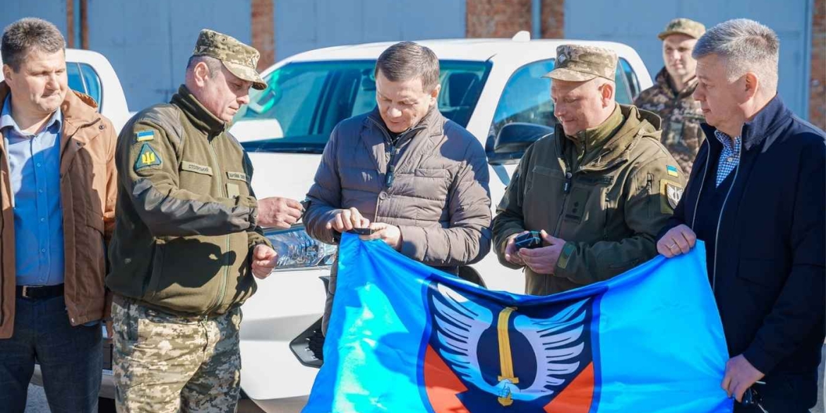 «Мисливці за дронами» отримали підкріплення 6 нових Toyota Hilux боронитимуть небо Вінниччини