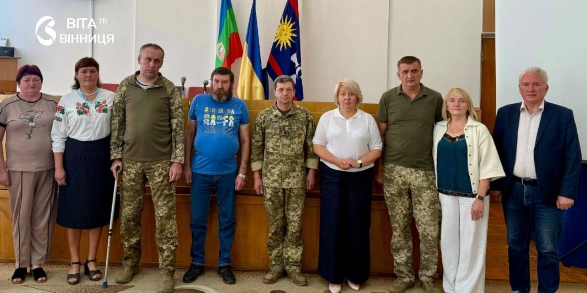 «За поранення» та «Хрест десантно-штурмових військ» у Гайсині нагородили захисників