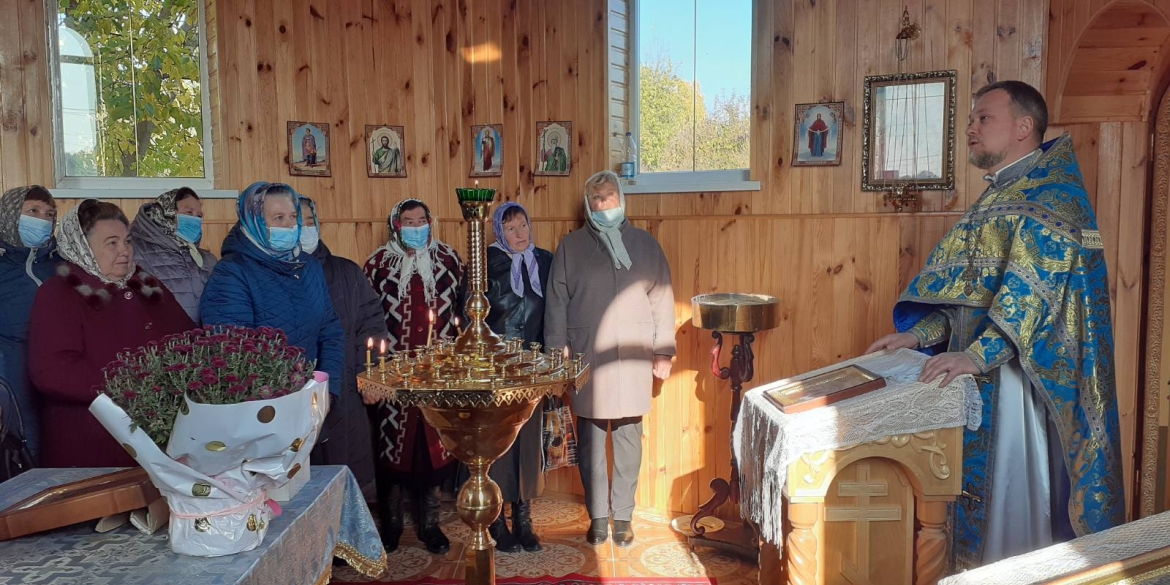 Відбулася перша літургія у храмі Архістратига Божого Михаїла у селі Хижинці