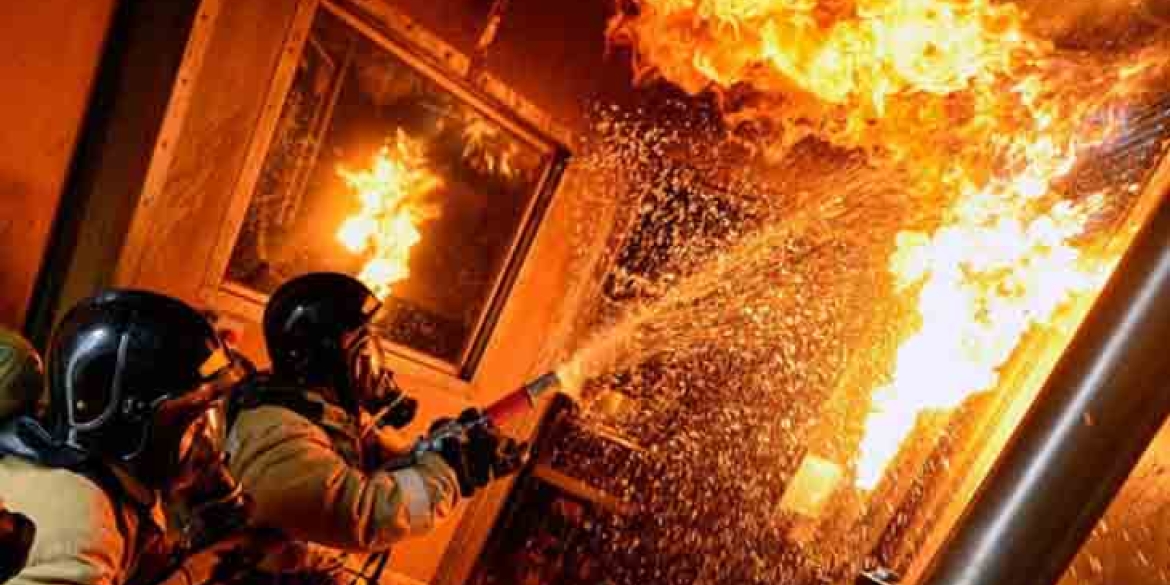В Гайсинському районі вогнеборці гасили пожежу в приватному будинку