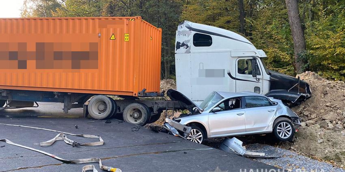 Вінницька вантажівка спричинила масштабну аварію на Хмельниччині