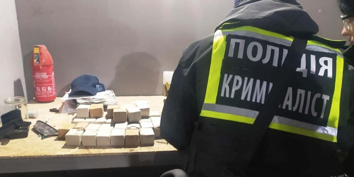 В жителя Жмеринського району поліцейські знайшли 8 сотень набоїв