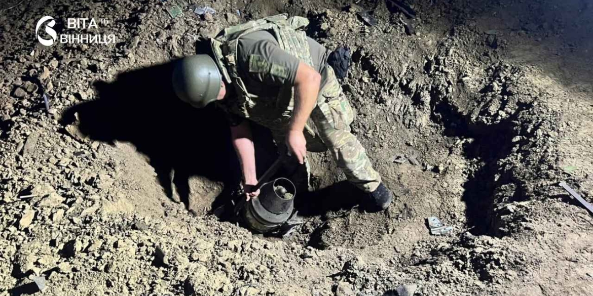 12 рятувальників і сапери ДСНС: у Вінниці вночі ліквідовували наслідки падіння уламків безпілотника