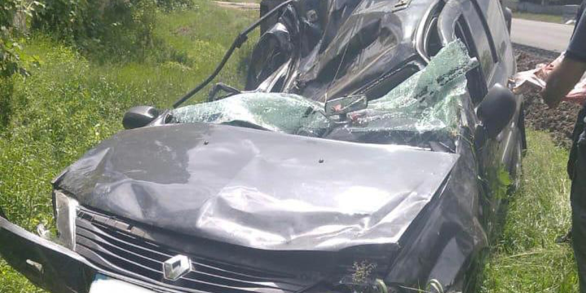 На Вінниччині перекинувся автомобіль Renault – водійка загинула