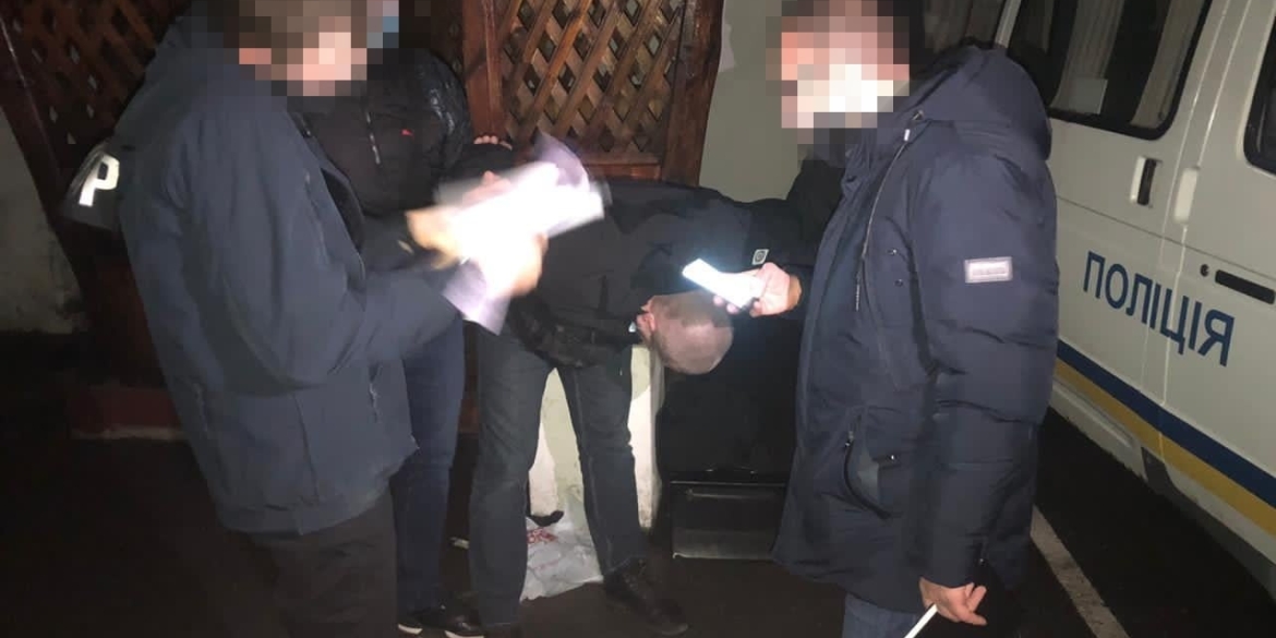 У Вінниці на хабарі  затримали двох поліцейських