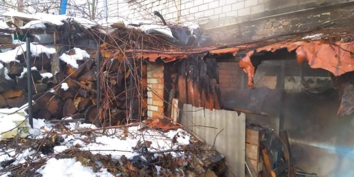 У Вінниці завдяки вогнеборцям вдалось врятувати будинок від пожежі