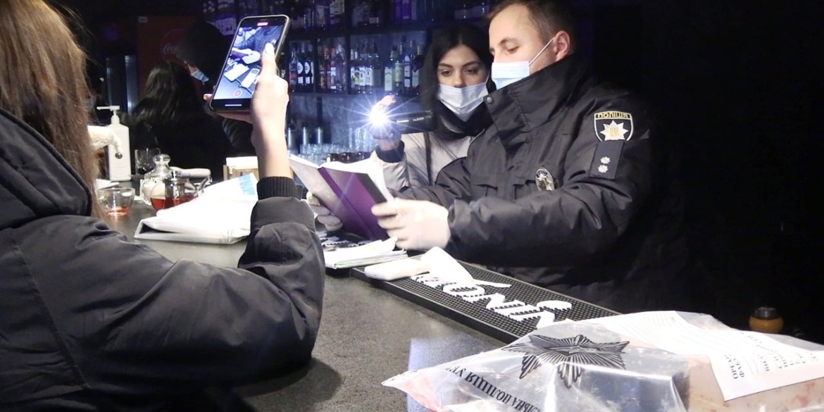 У Вінниці власникам кальян-бару, який працював під час карантину, загрожує кримінальна відповідальність