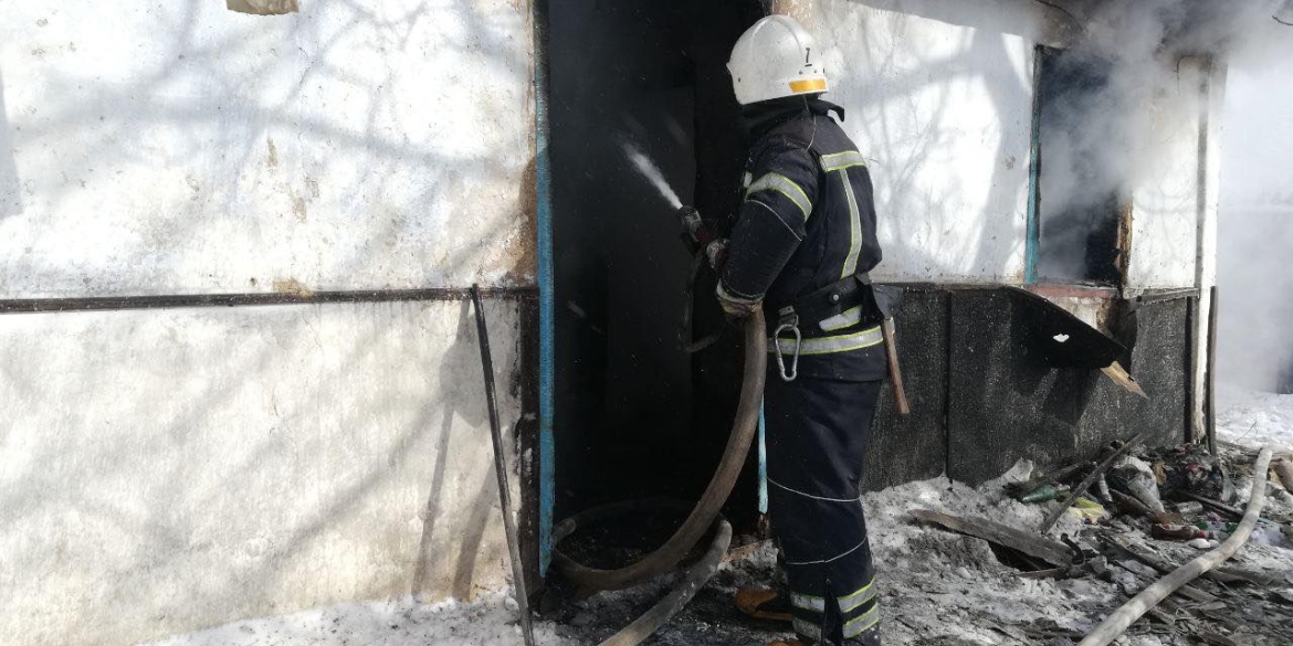 Після пожежі у Літинському районі в лікарню з опіками потрапив 60-річний чоловік