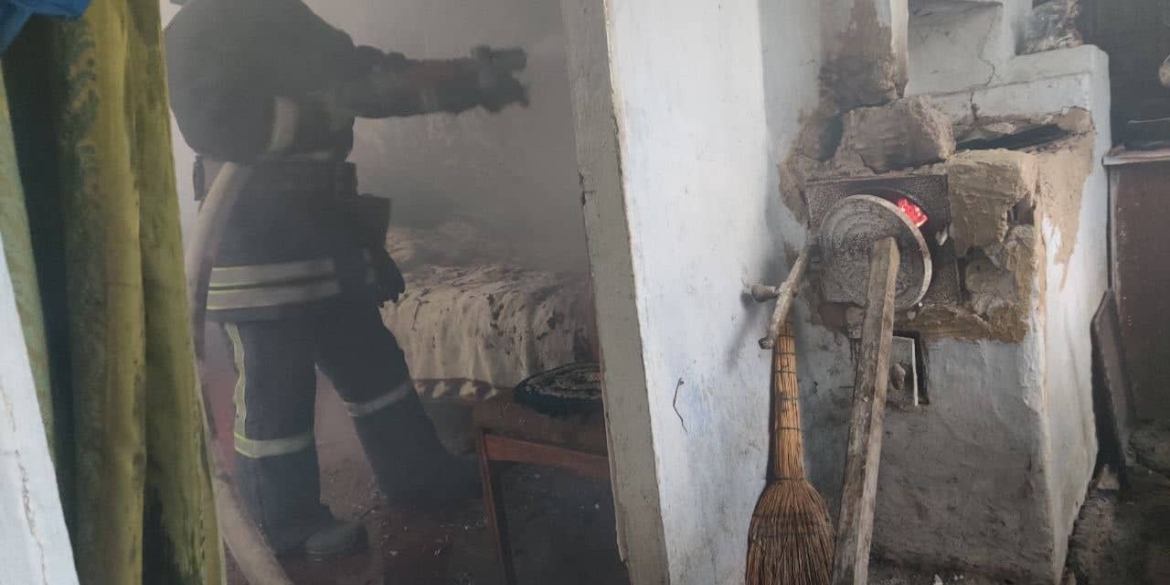 Минулої доби на Вінниччині вогнеборці тричі гасили пожежі в житлових будинках
