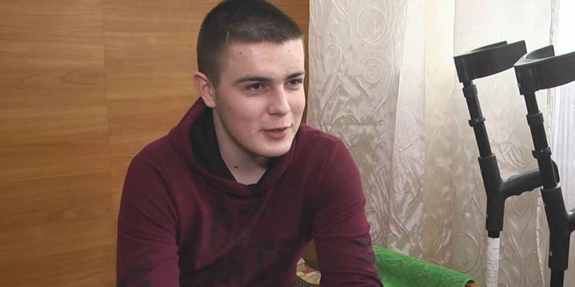 Володимир Авдєєв, який втратив обидві ноги і вчиться ходити на протезах: "Інвалідність – не вирок"