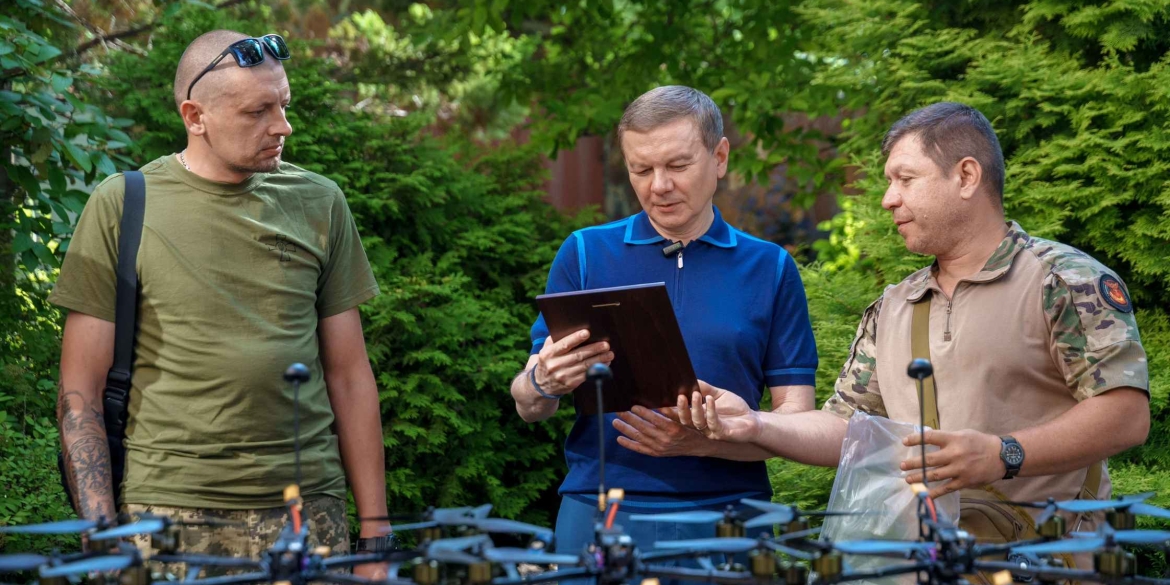 200 FPV-дронів ще для трьох військових частин передали з Вінниці