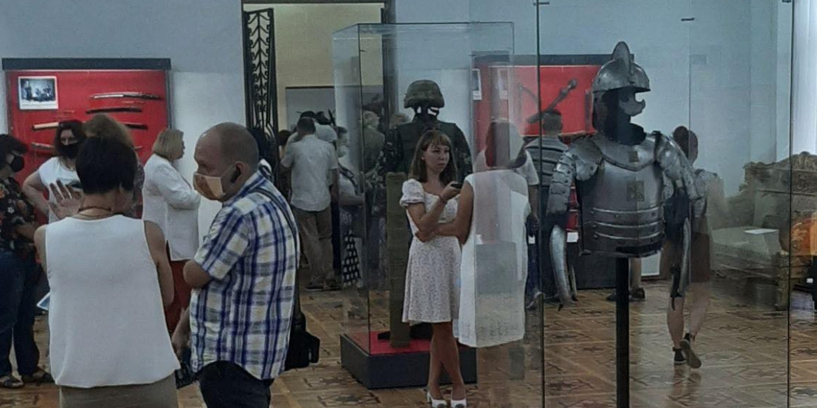 У Вінниці відкрили виставку раритетної зброї та військового спорядження
