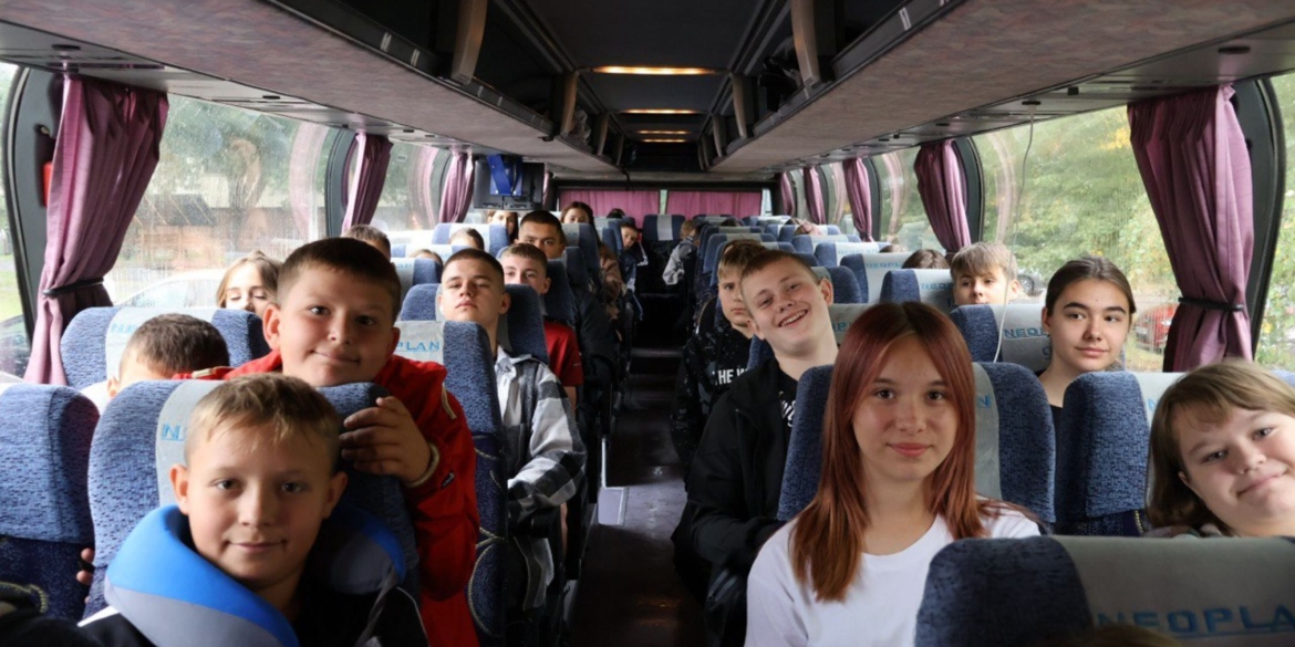 230 дітей Захисників та Захисниць з Вінниччини вирушили на відпочинок до Закарпаття