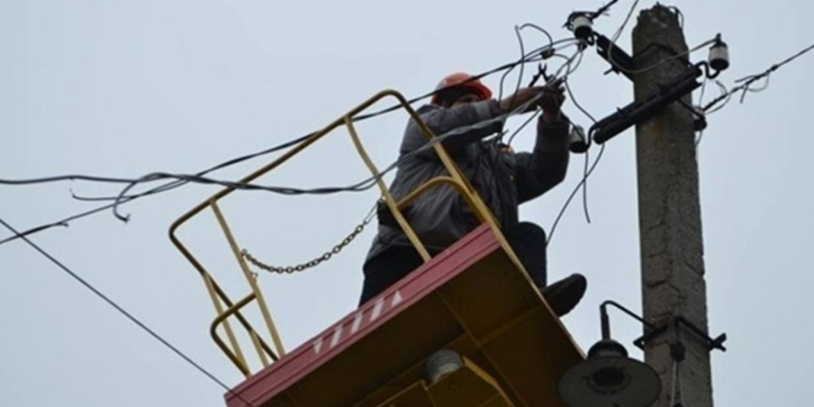 Негода залишила 13 населених пунктів Вінницької області без електрики