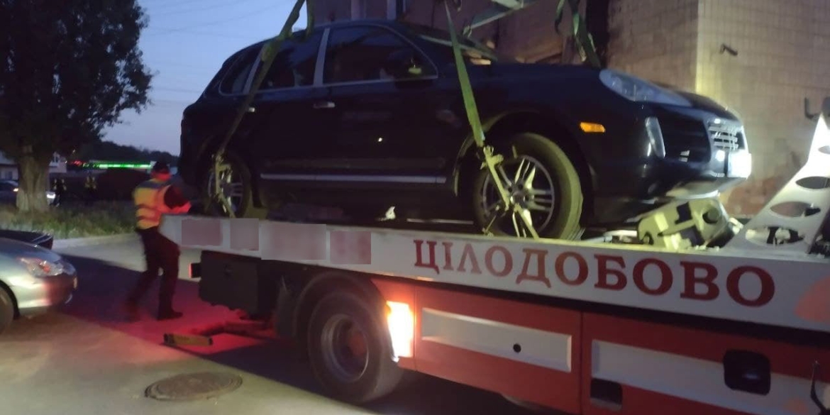 У Вінниці затримали підпилого водія Porsche Cayenne