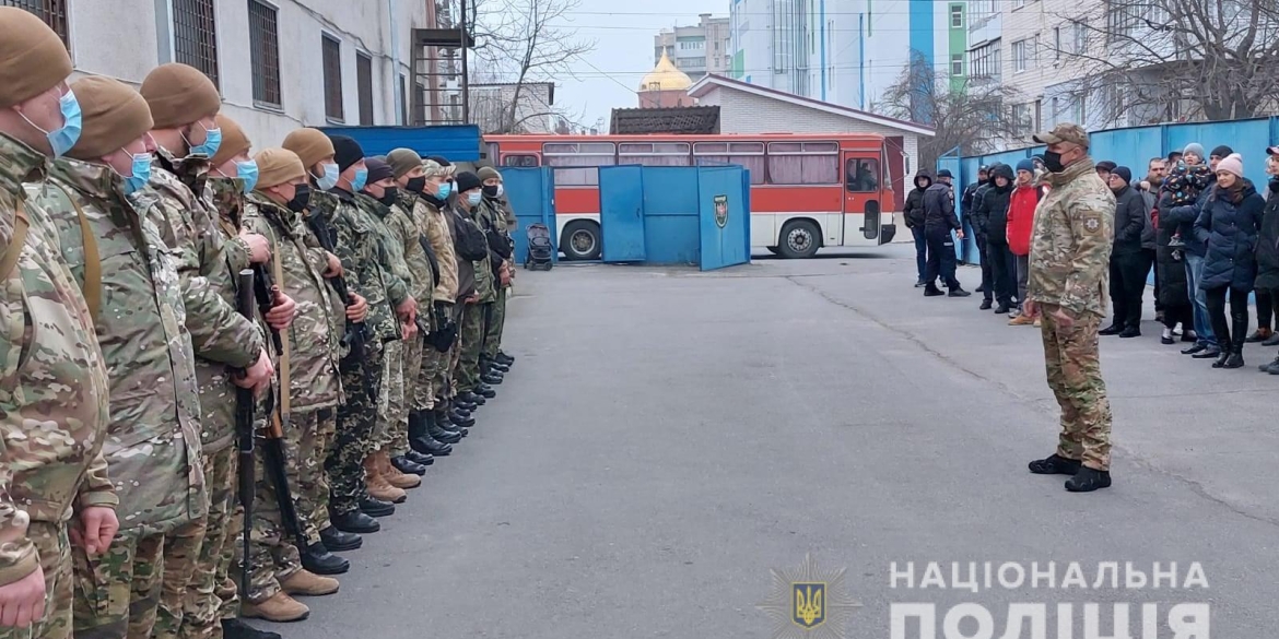 Зведений загін вінницьких поліцейських вирушив в зону ООС