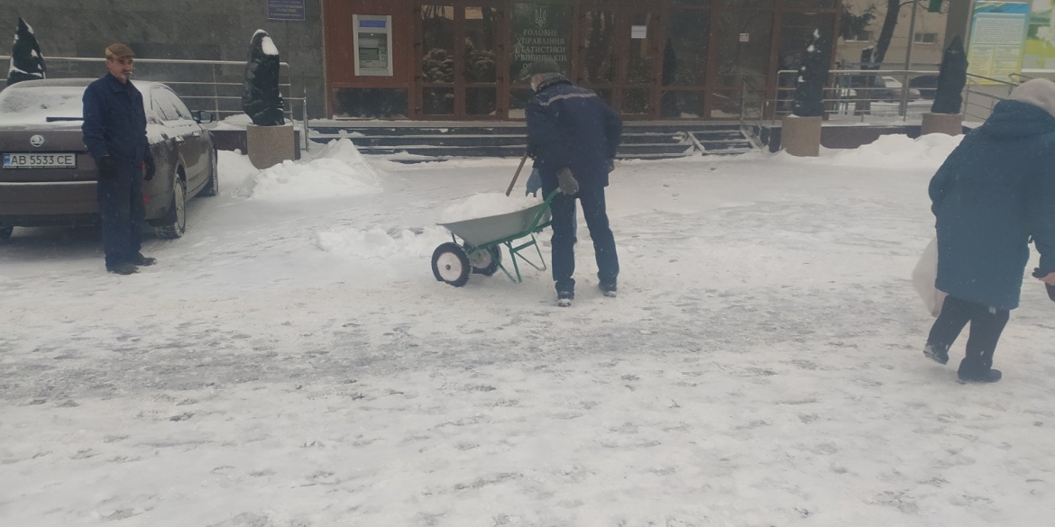 У Вінниці перевіряють прибирання територій від снігу