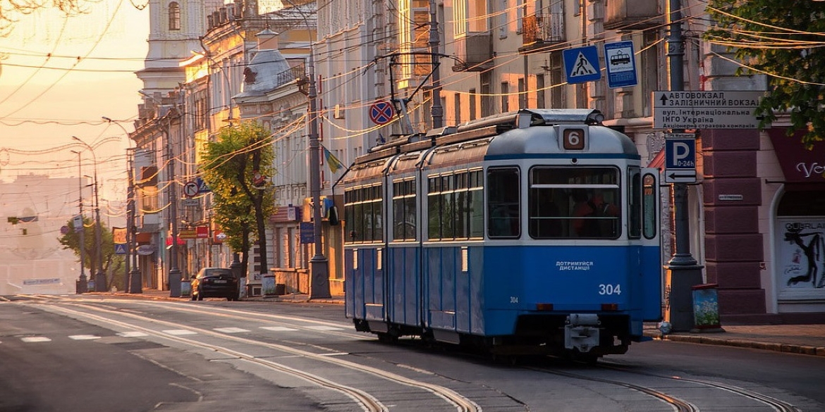 28 листопада у Вінниці курсуватимуть 110 тролейбусів та 24 трамваї