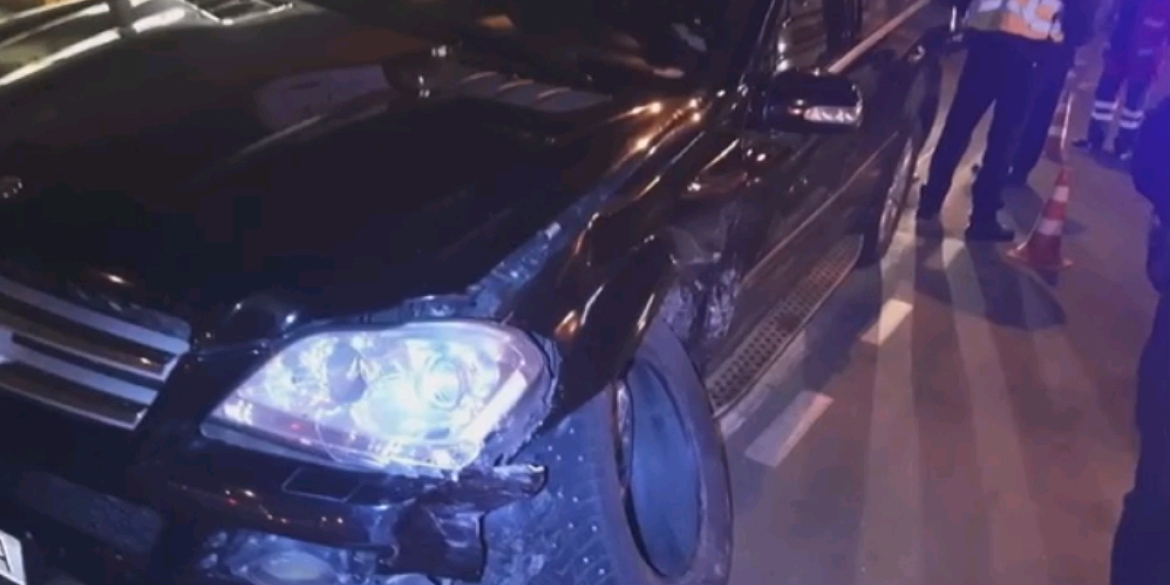 Біля Будинку Офіцерів у Вінниці зіштовхнулись Opel та Mercedes-Benz