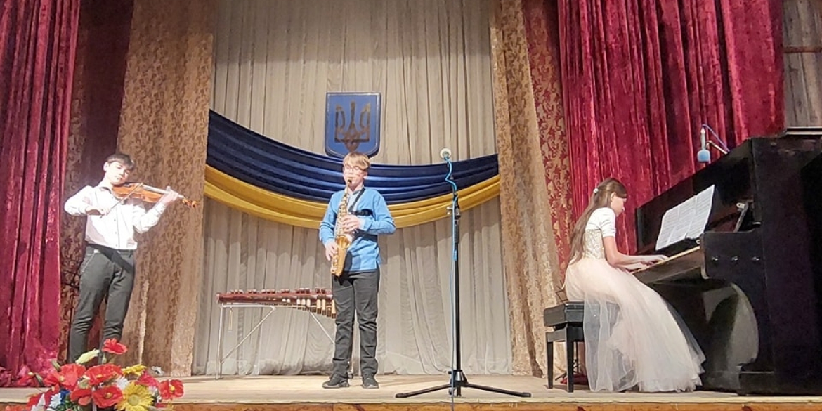 30 тис. грн для ЗСУ зібрали у Вінниці на благодійному ярмарку та концерті