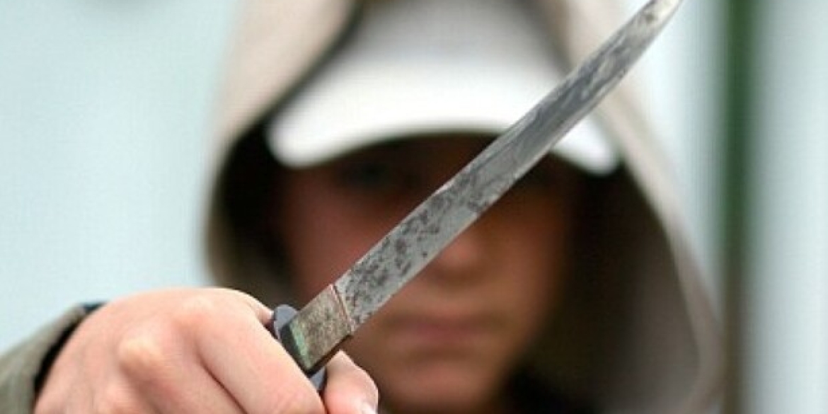 В Тульчині 19-річний парубок порізав ножем своїх батьків після сварки