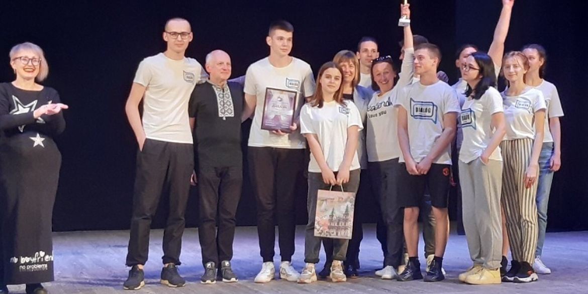 Калинівчани стали срібними призерами конкурсу театральних колективів “Овації”
