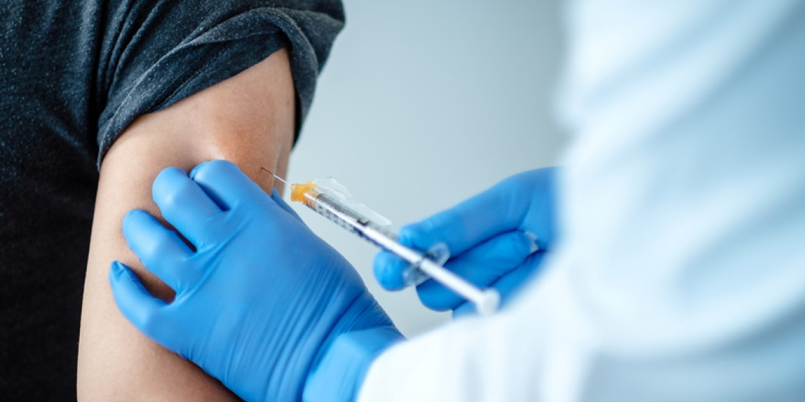 Вінничан, які долучаються до вакцинації від коронавірусної хвороби, дедалі більшає. З 19 по 25 жовтня антиковідними препаратами імунізувались 14 796 людей.