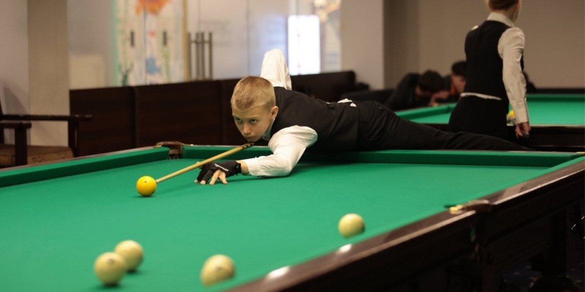 67 учасників та 13 регіонів у Вінниці гартують нову еліту українського більярду