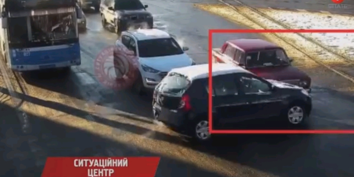 На Пирогова зіштовхнулись дві автівки