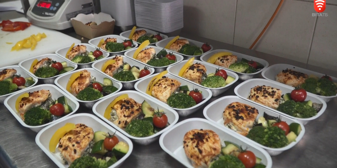 Як і де готують їжу для пасажирів літаків - секрети кейтерингової кухні