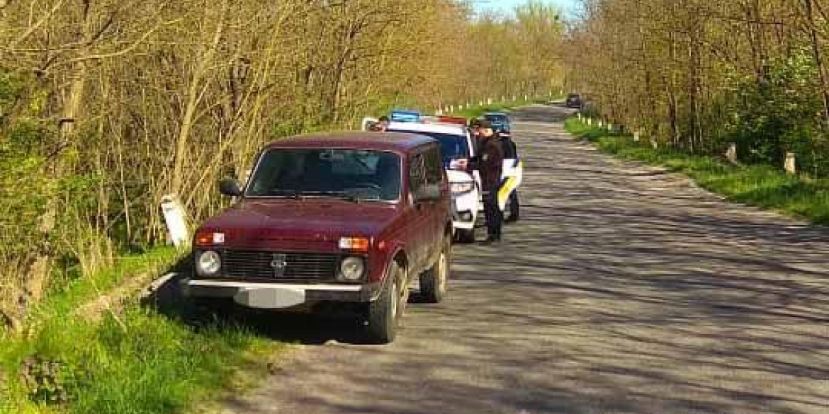 Вночі в селі Рахни Лісові троє нетверезих молодиків викрали авто