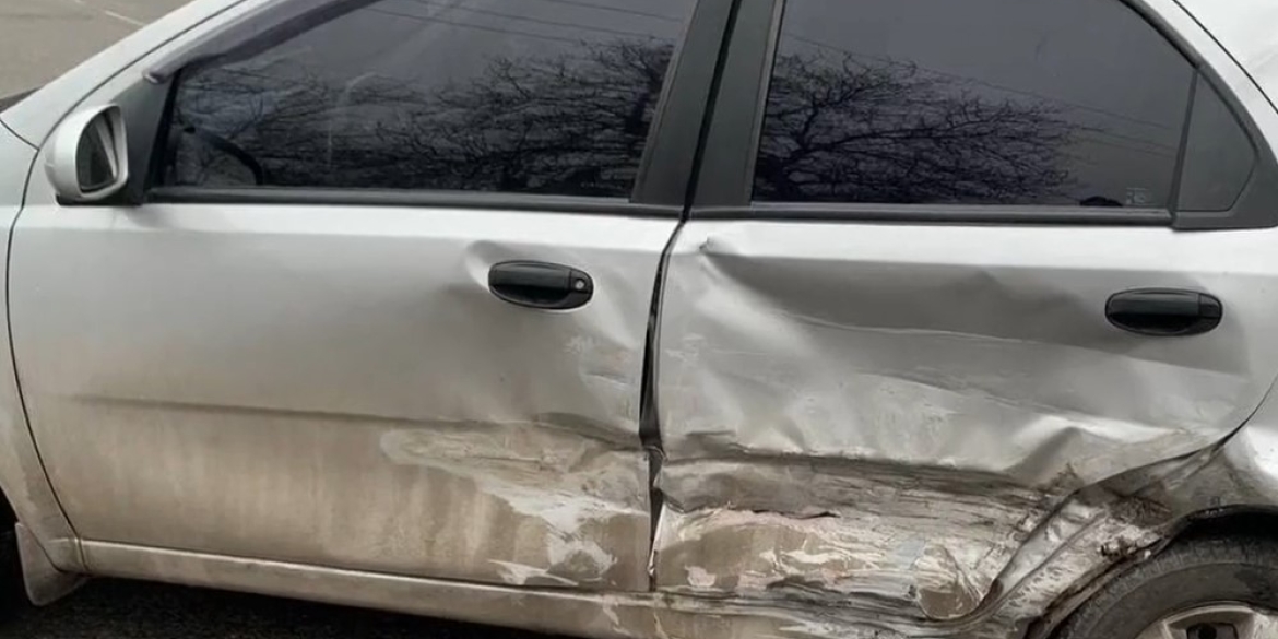 Аварія у Вінниці: водій Chevrolet вилетів на зустрічку