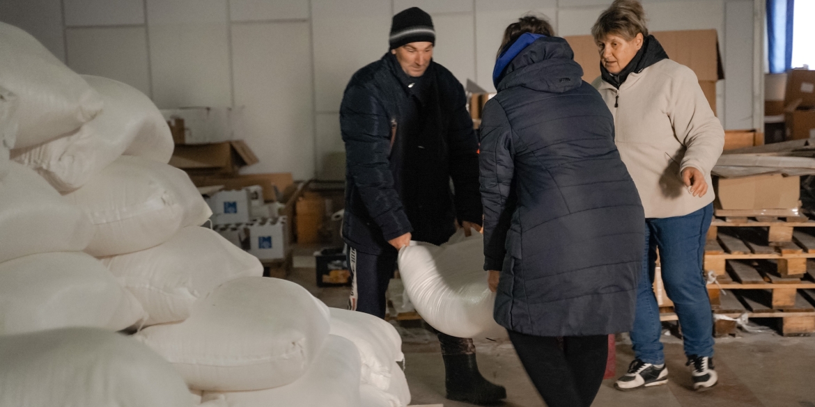 Багатодітним сім'ям переселенців у Вінниці почали видавати по 50 кг борошна