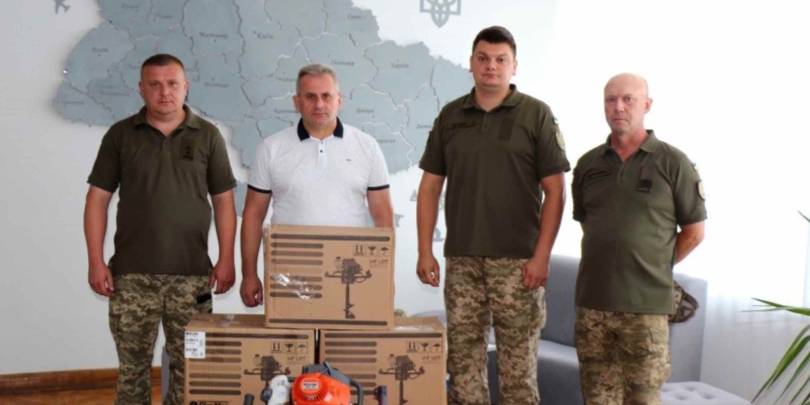 Барська громада передала військовим необхідне обладнання