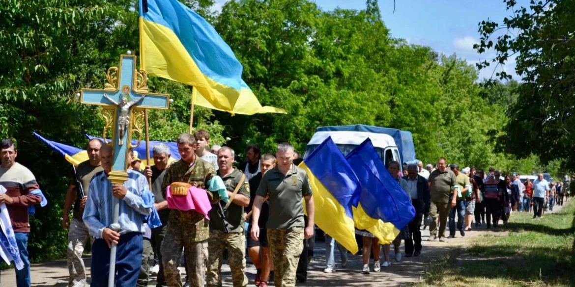 Бершадська громада прощалась з 32-річним воїном-земляком