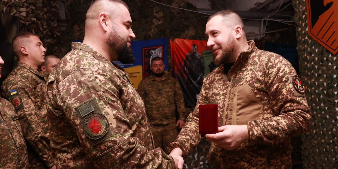 Бійці вінницької бригади отримали нагороди та відзнаки з нагоди Дня автомобіліста та дорожника Бійці вінницької бригади отримали нагороди та відзнаки з нагоди Дня автомобіліста та дорожника