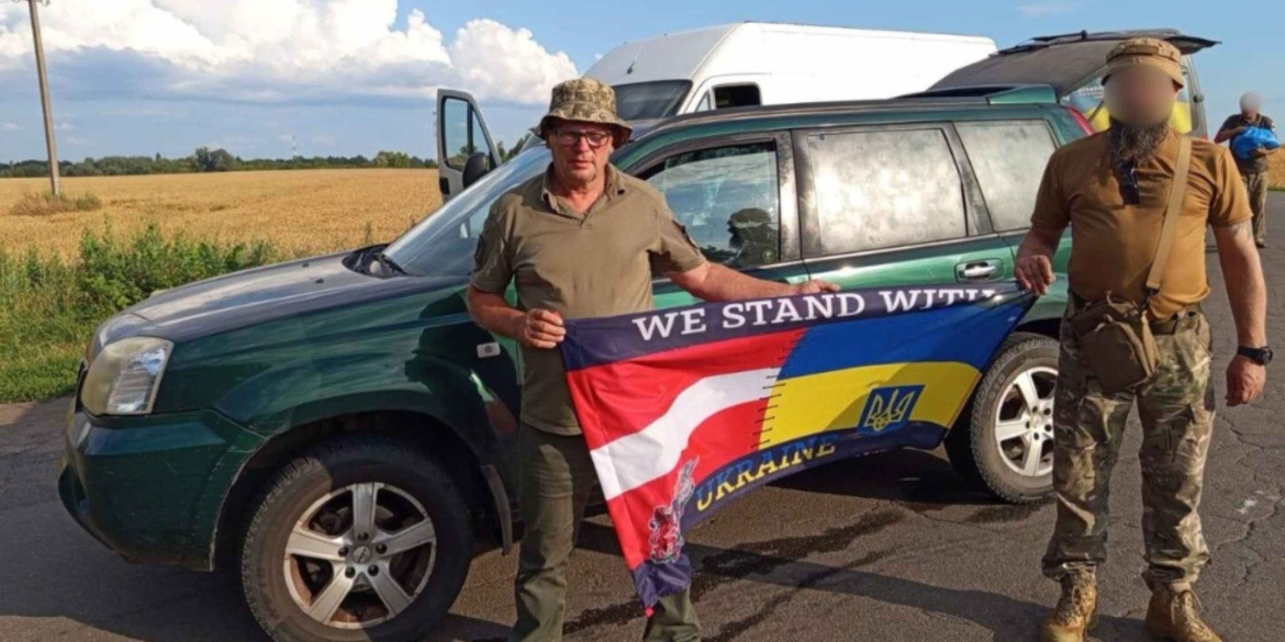 Благодійники передали з Вінниці ще три автівки для бійців
