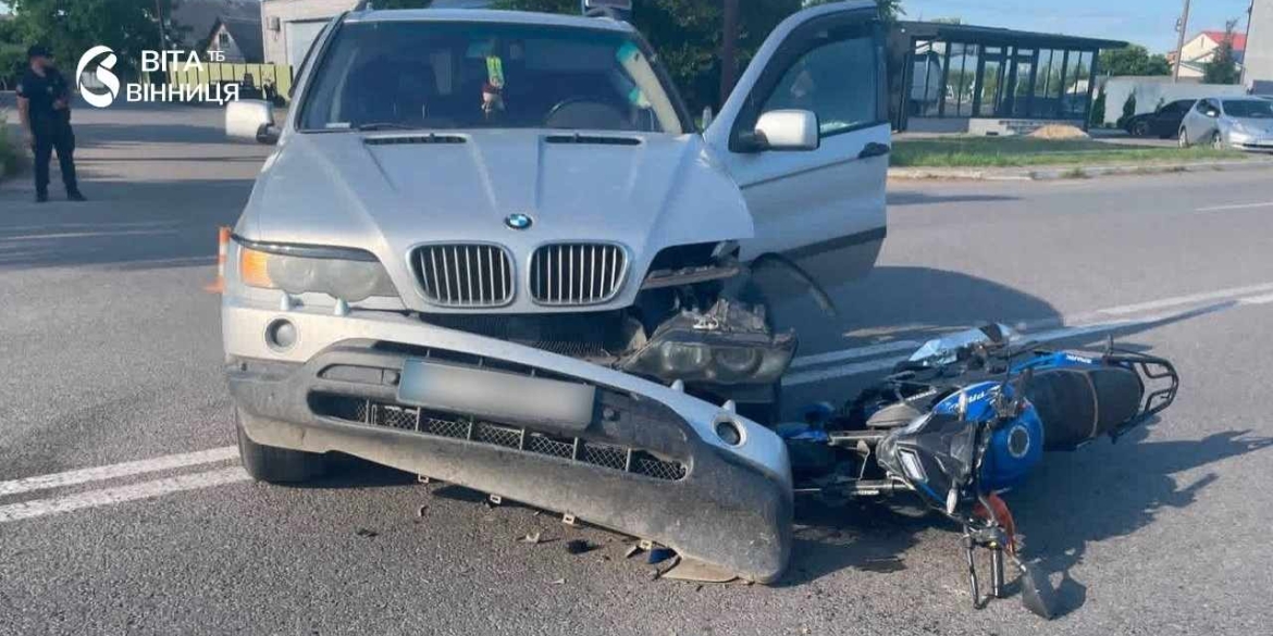 BMW і мотоцикл Spark аварія з неповнолітнім мотоциклістом трапилась у Гайсині