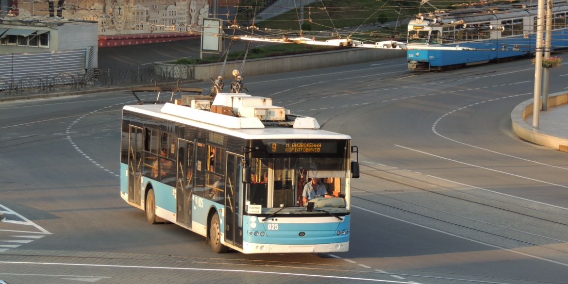 Транспорт у Вінниці не зупинятиметься після сирени оповіщення