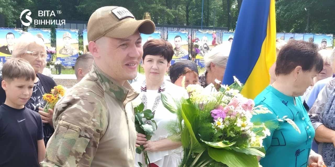 Чотири роки чекали і вимолили воїн морської піхоти повернувся з полону на Вінниччину