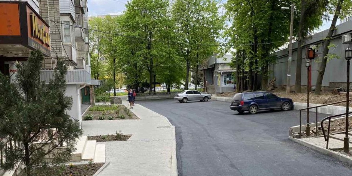 Цьогоріч у Вінниці відремонтують 14 прибудинкових територій