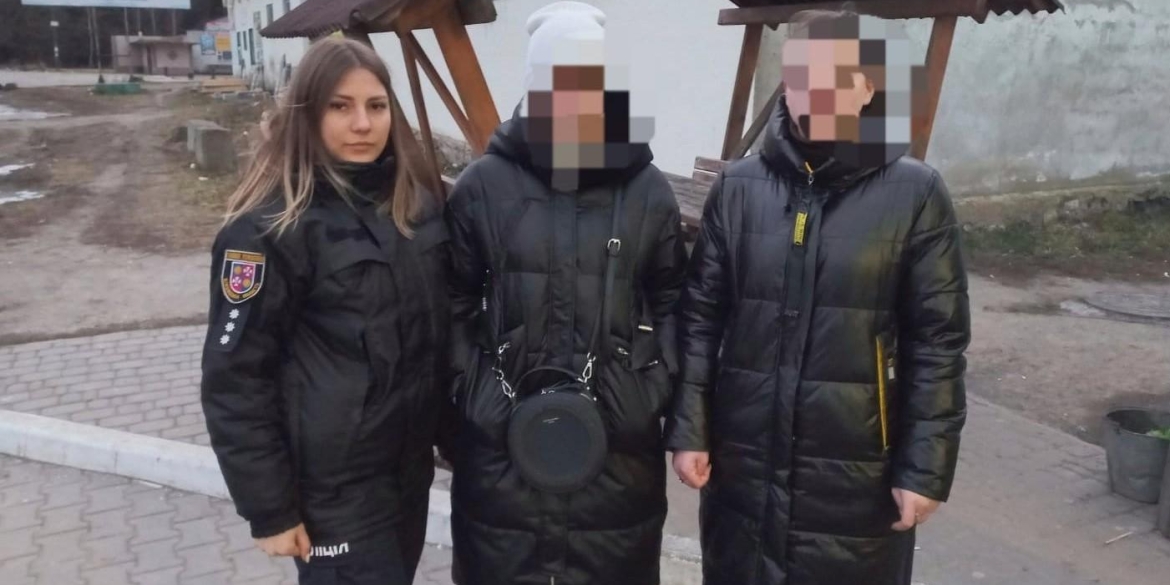 Поліцейські знайшли та повернули до Вінниці двох неповнолітніх сестер
