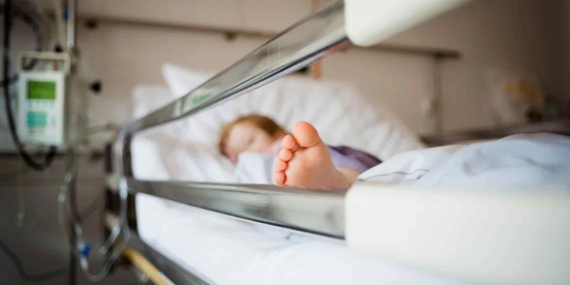 Десять дітей, які повертались автобусом у Вінницю, опинились у лікарні з отруєнням